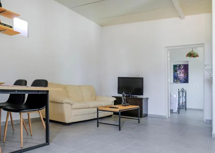 펜션 House Of Paradise In Front Of The Golf Court-sea *