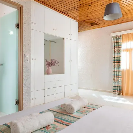 House Of Paradise In Front Of The Golf Court-sea *