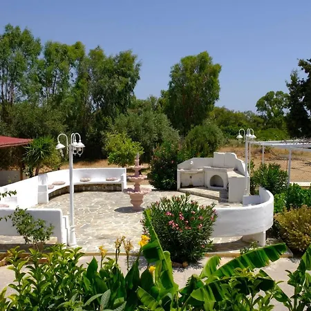 House Of Paradise In Front Of The Golf Court-sea * Afantou