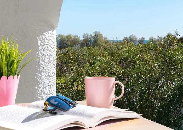 House Of Paradise In Front Of The Golf Court-sea אפאנטו