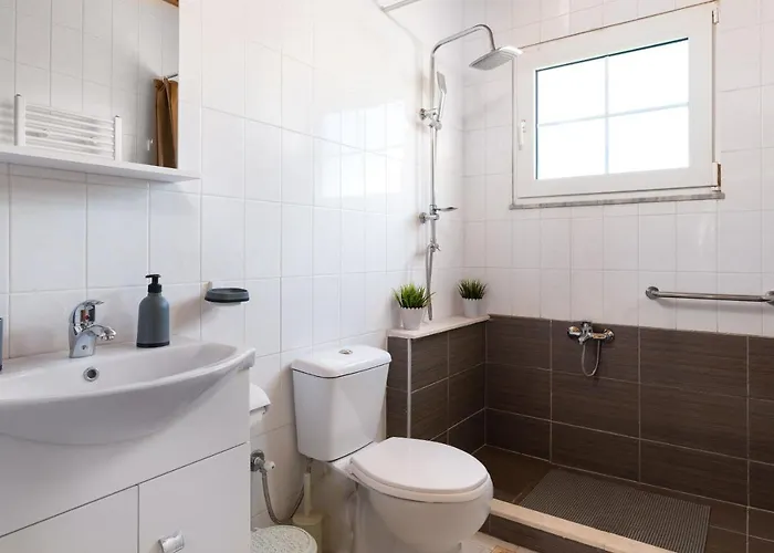 House Of Paradise In Front Of The Golf Court-sea בית נופש