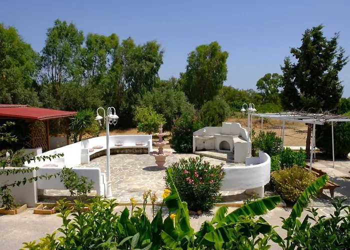 House Of Paradise In Front Of The Golf Court-sea * Afantou