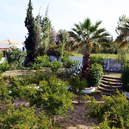 Hébergement de vacances House Of Paradise In Front Of The Golf Court-sea Afantou
